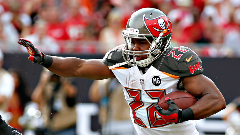 Doug Martin leaving Buccaneers to deal with ‘personal issues’