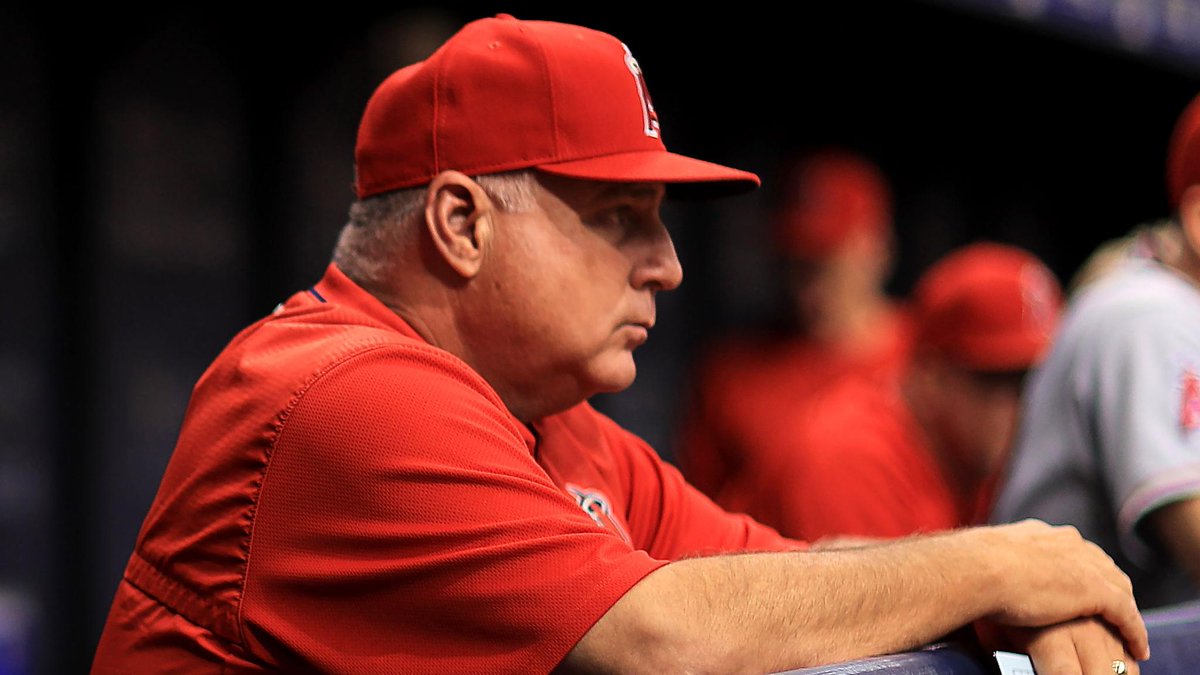 Angels manager Mike Scioscia will step down at the end of the season