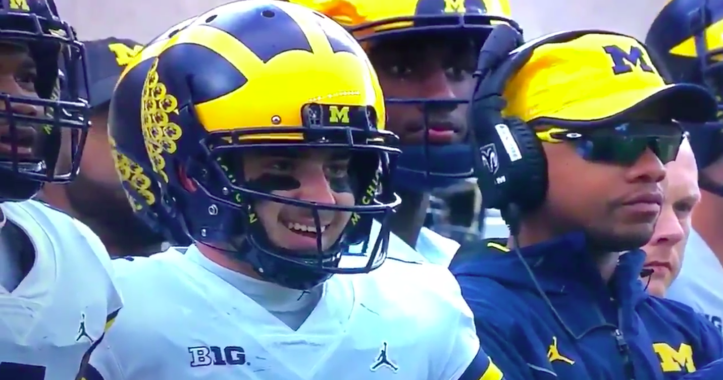 Quinn Nordin misses a chip shot and Shea Patterson’s reaction is priceless