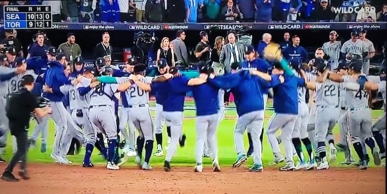The Mariners complete historic comeback to eliminate the Blue Jays in the AL Wild Card