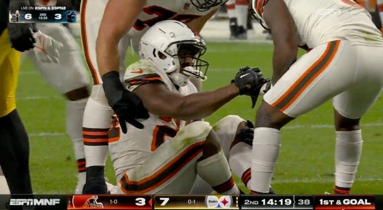 Nick Chubb suffers a gruesome injury on Monday Night Football.