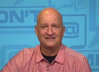 Dan Dakich is such a fucking clown LOL Dan Dakich is a clown.