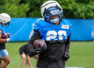 FML: Jahmyr Gibbs, Terrion Arnold, and Ennis Rakestraw all suffered injuries tonight for the Lions😰 Jahmyr Gibbs of the Detroit Lions.