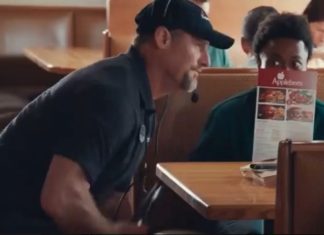 WATCH: Dan Campbell is in an Applebees commercial Lions head coach Dan Campbell in an Applebees commerical.