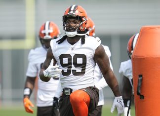 The Lions are targeting Cleveland’s Za’Darius Smith 🎯 Lions trade target Za'Darius Smith.