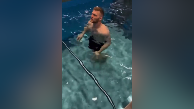 WATCH: Lions DE Aidan Hutchinson rehabbing his broken leg 👀