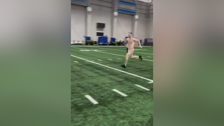 Lions: Aidan Hutchinson is running… 👀