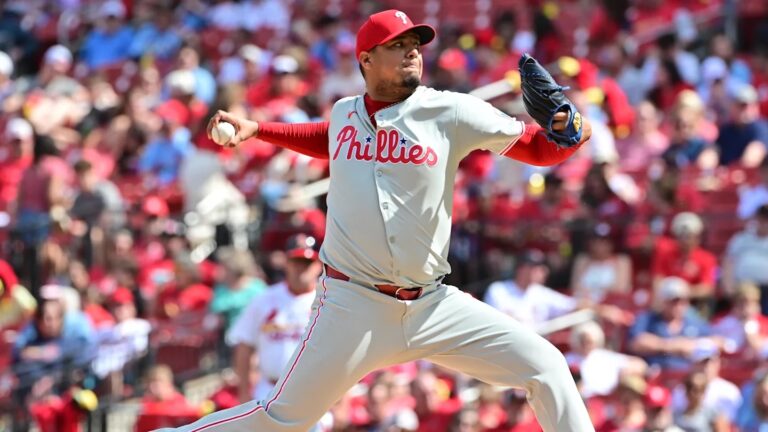 The Tigers claim reliever Carlos Hernández off waivers from the Phillies