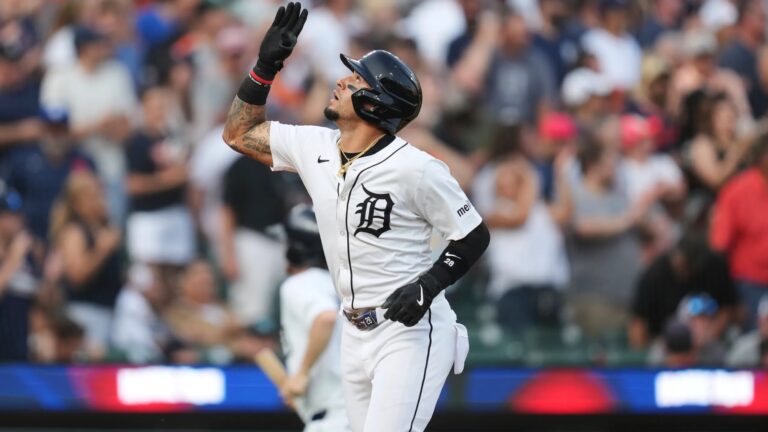 Javy hit two home runs in the Tigers’ victory over the Pirates