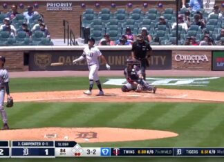 WATCH: Kerry Carpenter’s bomb ties it up 💣