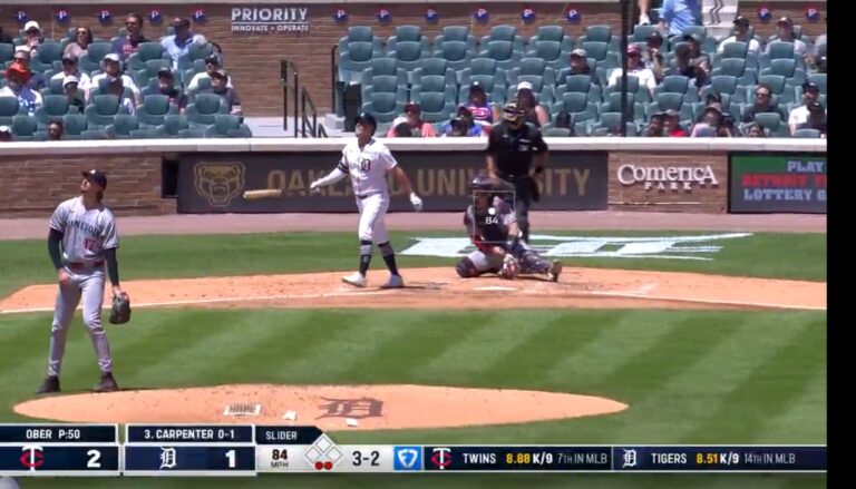 WATCH: Kerry Carpenter’s bomb ties it up 💣