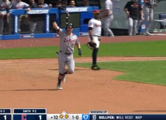 Trey Sweeney and the Tigers open it up in the 10th 👀