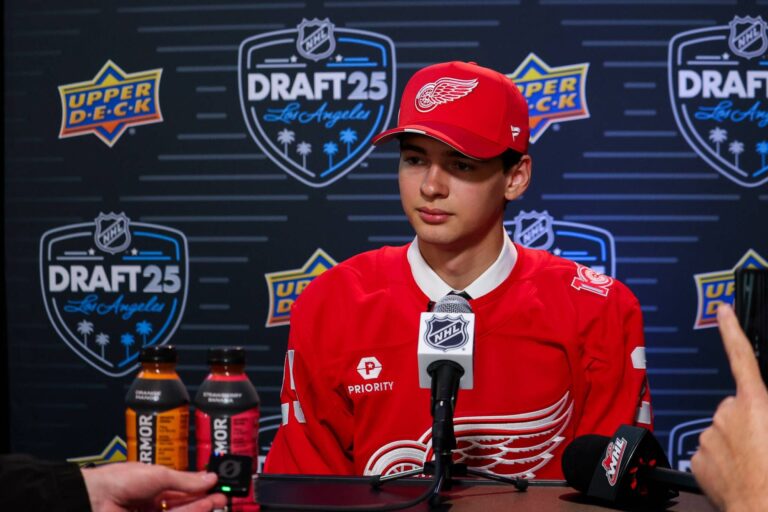 The Red Wings signed Carter Bear to an entry-level contract 🤝