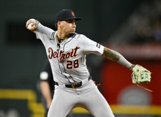 Javier Báez removed himself from tonight’s game because he “didn’t feel right”