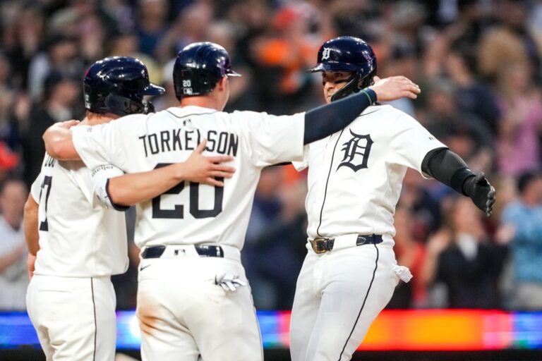 Tigers, Guardians Set for Game 2 in Crucial AL Central Showdown 🗞️⚾️