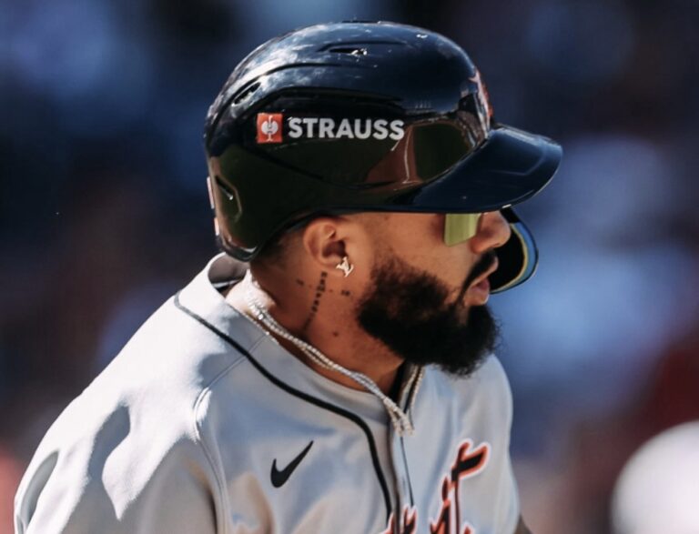 Guardians’ Late Surge Sinks Tigers, Forces Game 3