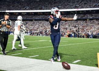 Stefon Diggs gets his revenge as the Patriots hand the Bills their first loss 👀