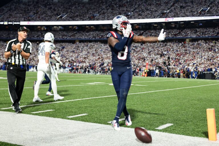 Stefon Diggs gets his revenge as the Patriots hand the Bills their first loss 👀