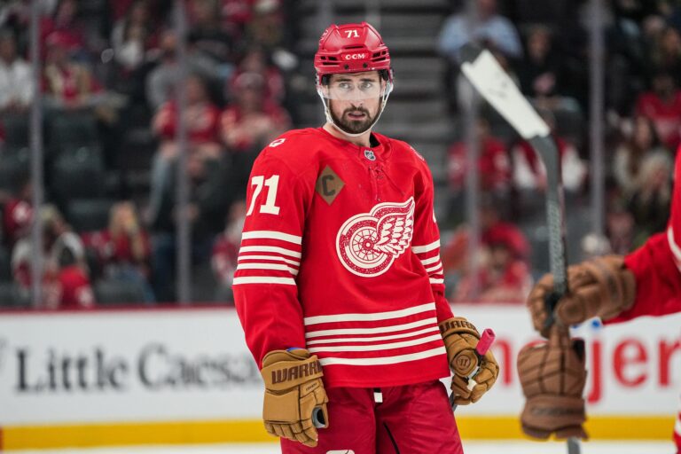 Canadiens Dominate Red Wings 5–1 on Opening Night