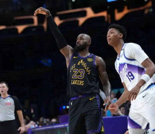 The Majors Breakfast: LeBron makes history in his season debut 🥞