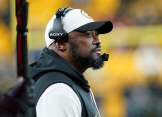 Mike Tomlin Steps Down as Pittsburgh Steelers Head Coach After 19 Seasons