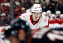 Simon Edvinsson returns to Sweden as Red Wings contract stalemate continues 😑